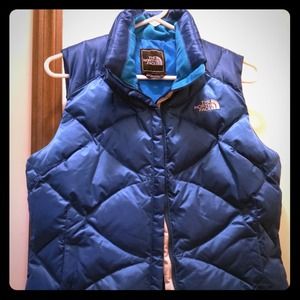 SOLD IN BUNDLE Beautiful teal North Face vest.