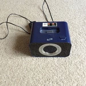 iPhone/iPod loud speaker alarm clock