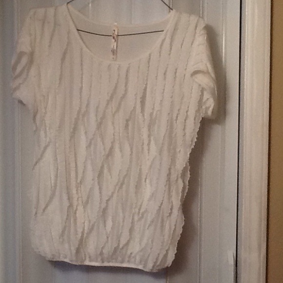 New never worn white blouse. Size XL, fits like Lg