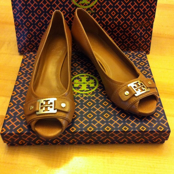 Hold Authentic Tory Burch Emma Peep toe Wedge