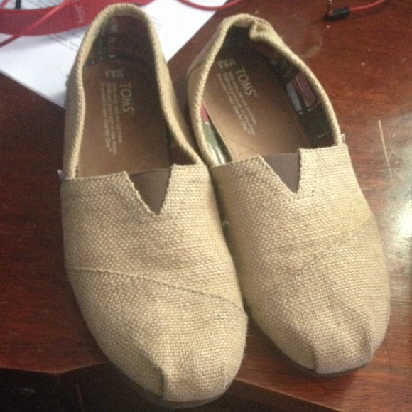 Toms