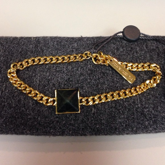 Vince Camuto Leather Reversible bracelet & ring