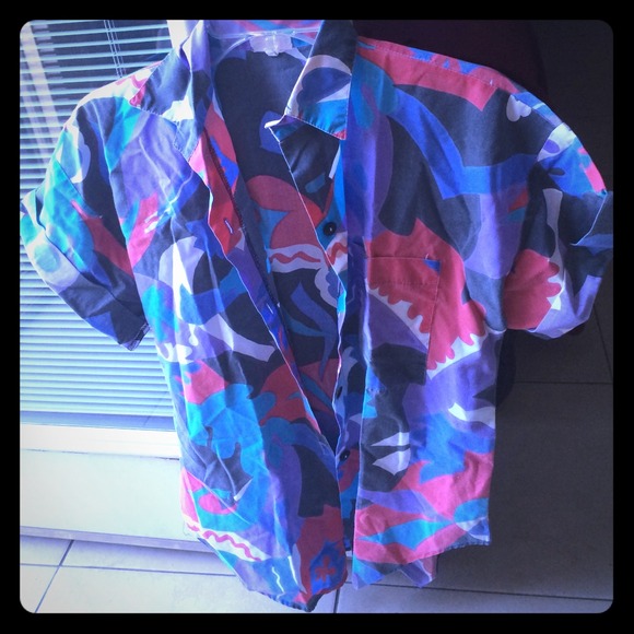 80s looking button up shirt