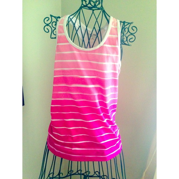 Pink ombré workout shirt