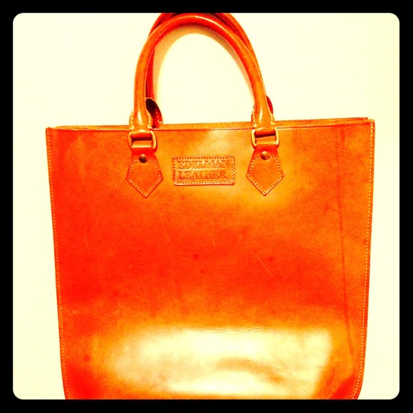 Tan leather gusseted tote bag. Great condition.