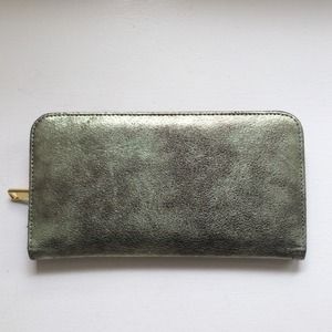 Kimchi Blue Zip & Snap Wallet in Metallic Green