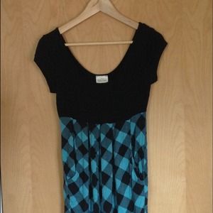 Scoopneck checkered black & teal dress
