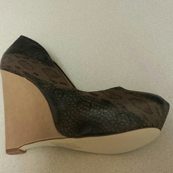 Ciji by ShoeDazzle - Picture 4 of 4