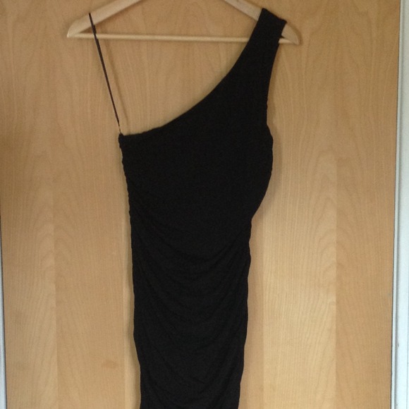 One-shoulder black ruched dress