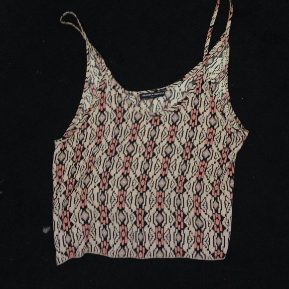 Brandy Melville Flowy Crop Top