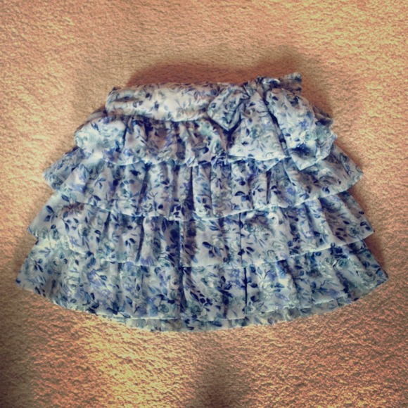 Ruffled blue floral miniskirt