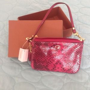 Authentic Coach small wristlet! BNWT!