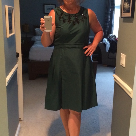 2 dress bundle (green taffeta, black/white shift)