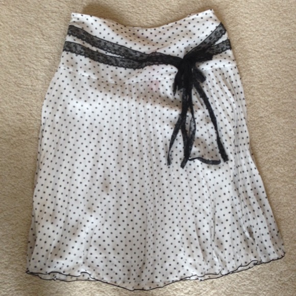 Polka dotted skirt with black lace bow