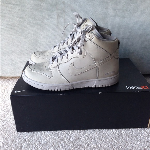 Nike Shoes - Nike Dunk a High Premium