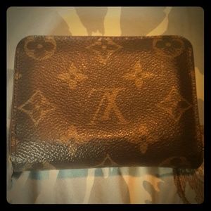 Authentic LV zippy coin wallet