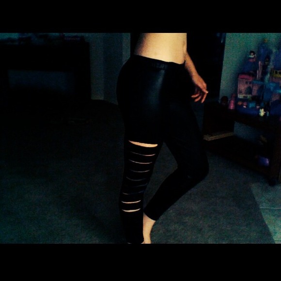 Cut out leggings