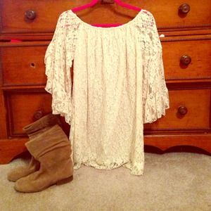 Gorgeous Ivory dress, lined until flared sleeves