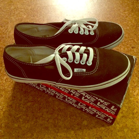 Vans Shoes - Black authentic lo pros