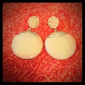 Light mocha & gold drop earrings w/ rhinestones.