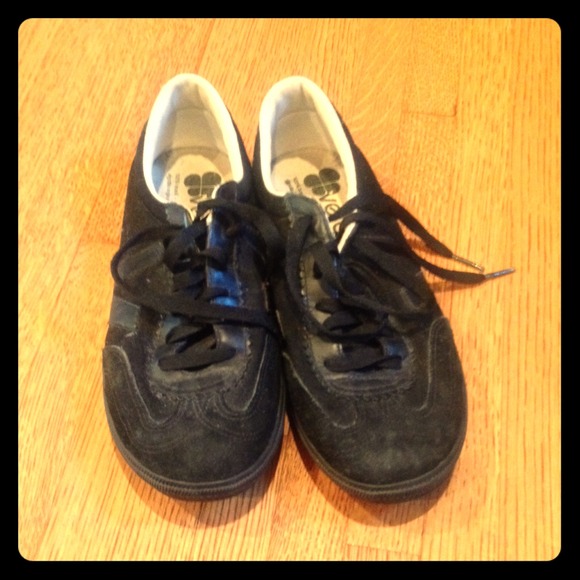 Veja black tennis shoes