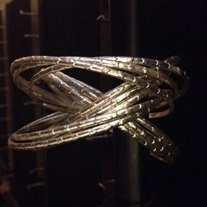 Bangle bracelet