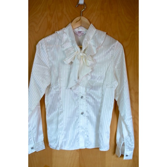 Silk white bow tie blouse