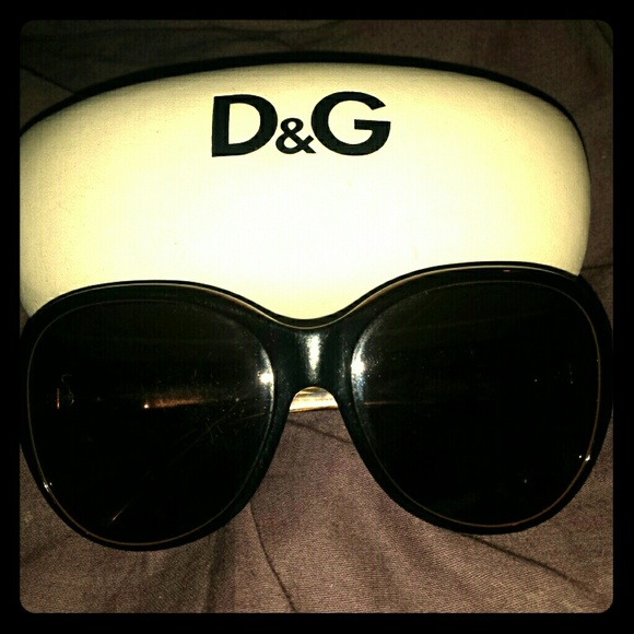 Dooney & Bourke Shades