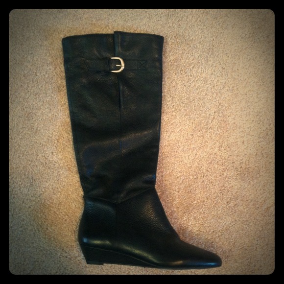 Steve Madden Intyce black wedge boot. Size 5.5