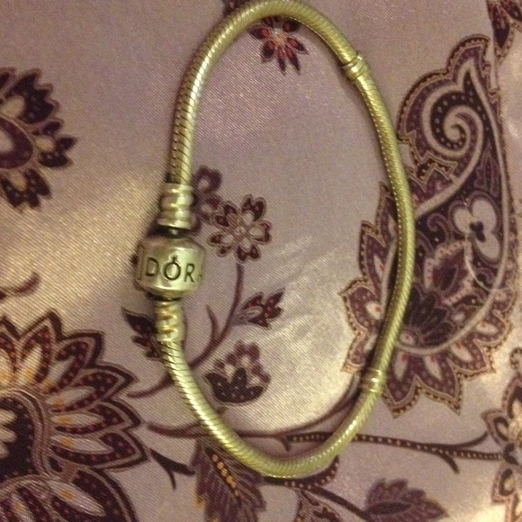 Bracelet only, can bundle with beads!