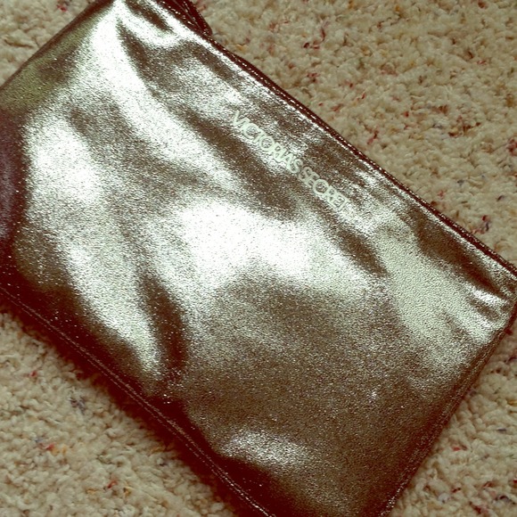 VS MAKEUP BAG NEVER USED