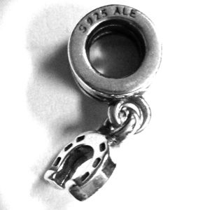 🚫bundle🚫Pandora Horseshoe Charm #790259.