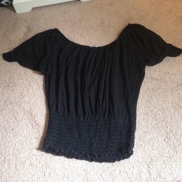 Black Flowy Shirt With Sinched Bottom