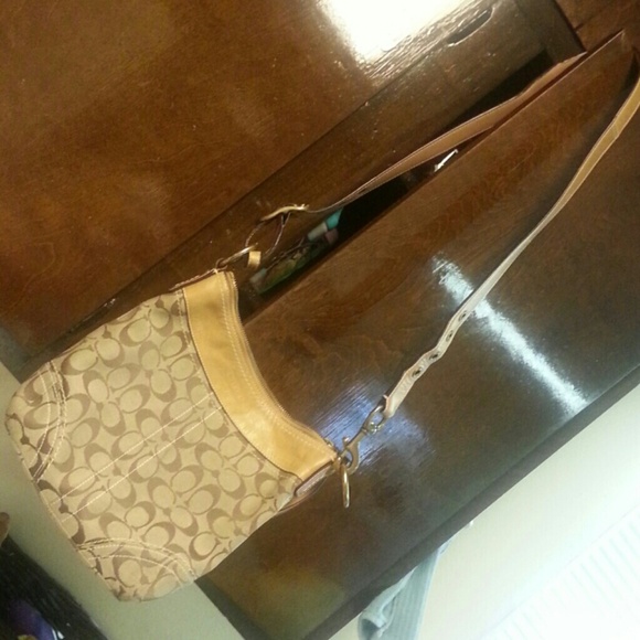 Authentic Coach purse! - Picture 2 of 4