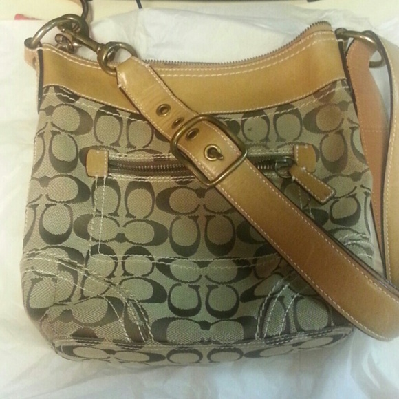Authentic Coach purse! - Picture 4 of 4