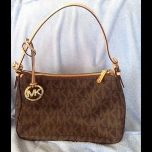 SOLD Authentic  NWOT MICHAEL KORS PURSE SOLD