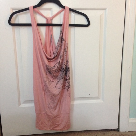 Pink flower crystal detail tank w/ keyhole back!