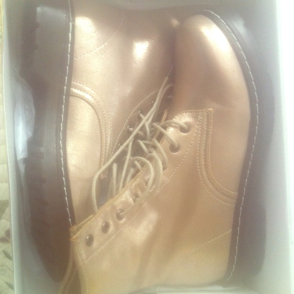 Boots - Picture 1 of 4