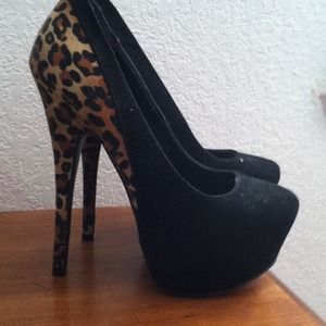 Black high heels size 6