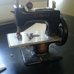 Singer sewing machine