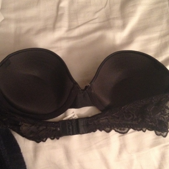 BUNDLED Black Strapless Bra Subtle Push-up 34b. - Picture 2 of 4