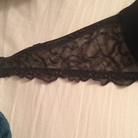 BUNDLED Black Strapless Bra Subtle Push-up 34b. - Picture 3 of 4