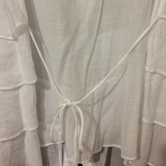 White forever 21 sleeveless top - Picture 3 of 4