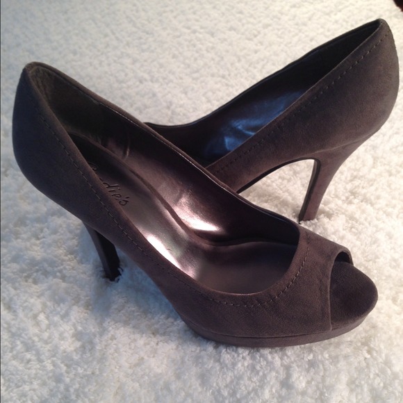 Size 9 shoes was $20