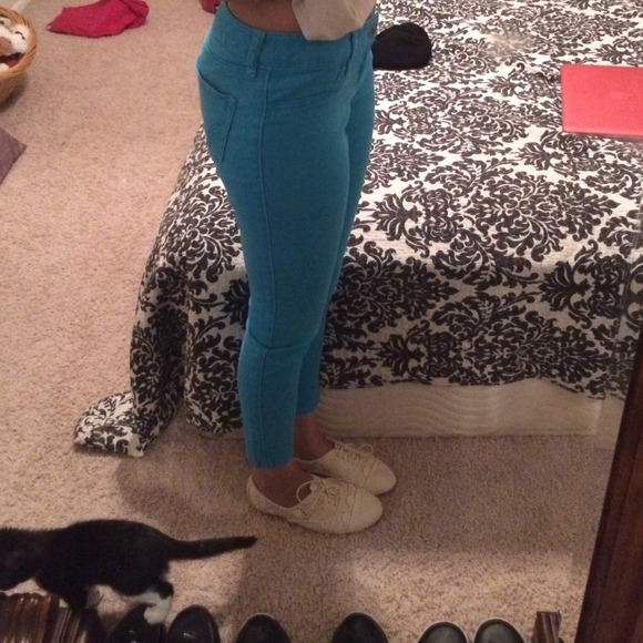 Blue Hollister Skinny Jeans!😍 - Picture 2 of 4
