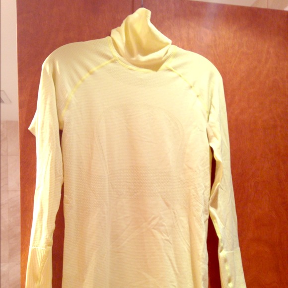 Lululemon yellow swiftly turtleneck