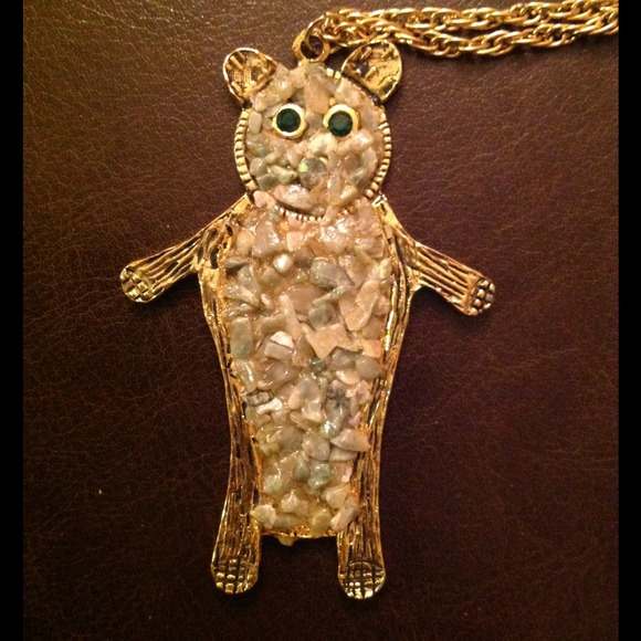 Jewelry - Vintage Teddy Bear Jade necklace