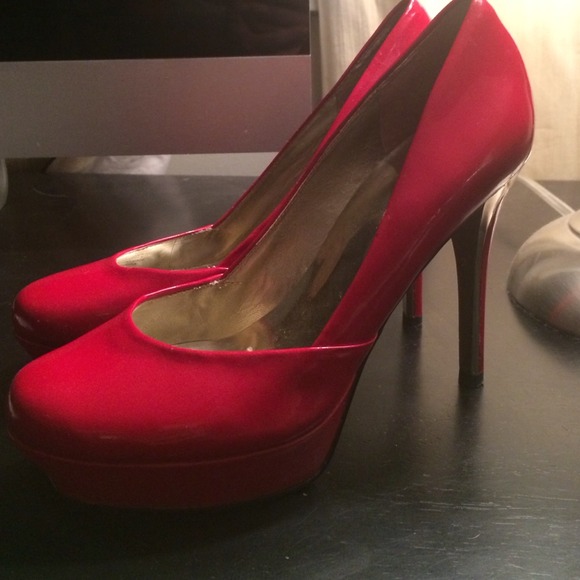 Shiny leather high heels