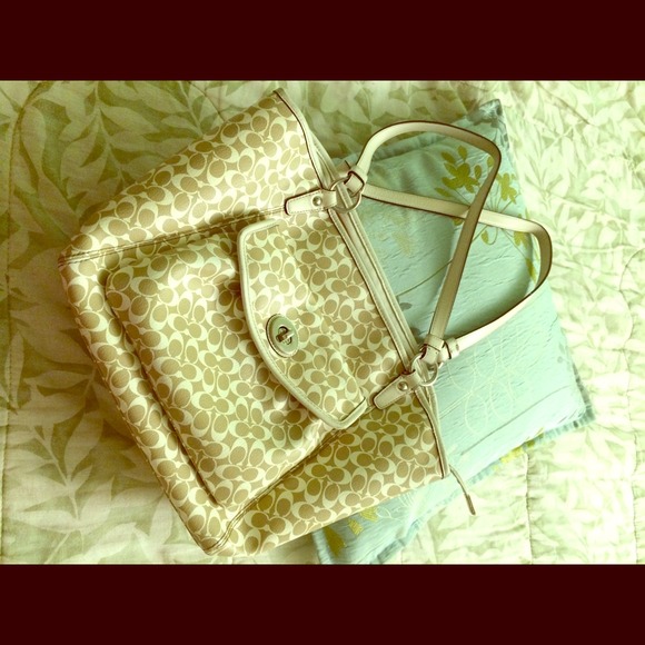 ✂️Huge sale! Today only! Coach beige bag