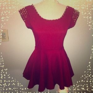 🎀Host Pick🎀Spike peplum top